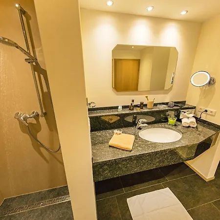 Haus Seeblick 3* נידגן
